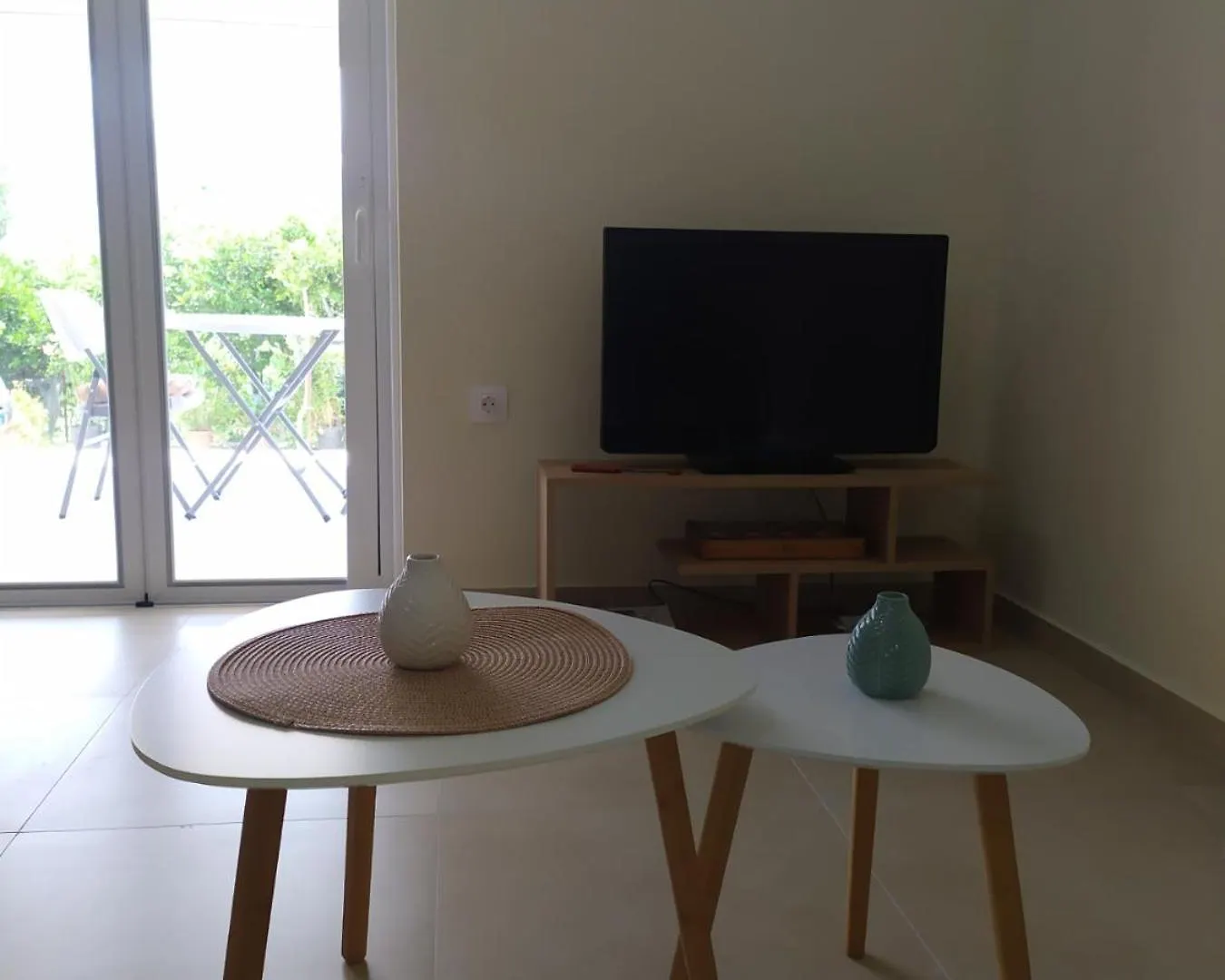 Toma'S Guest House Sarandë Apartmán