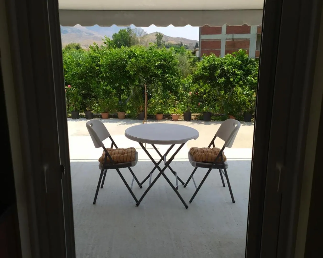 Toma'S Guest House Sarandë Apartmán