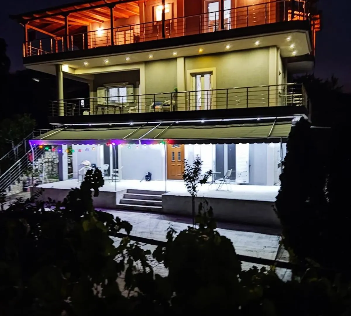 Toma'S Guest House Saranda Daire