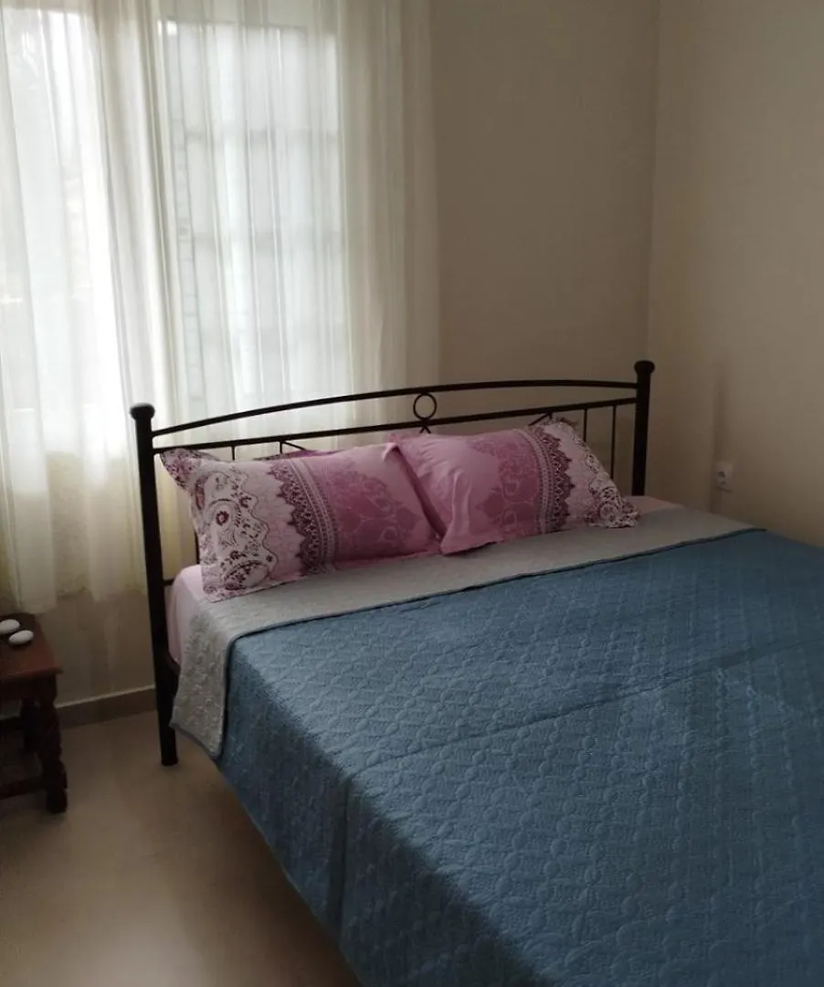 Toma'S Guest House Saranda Daire
